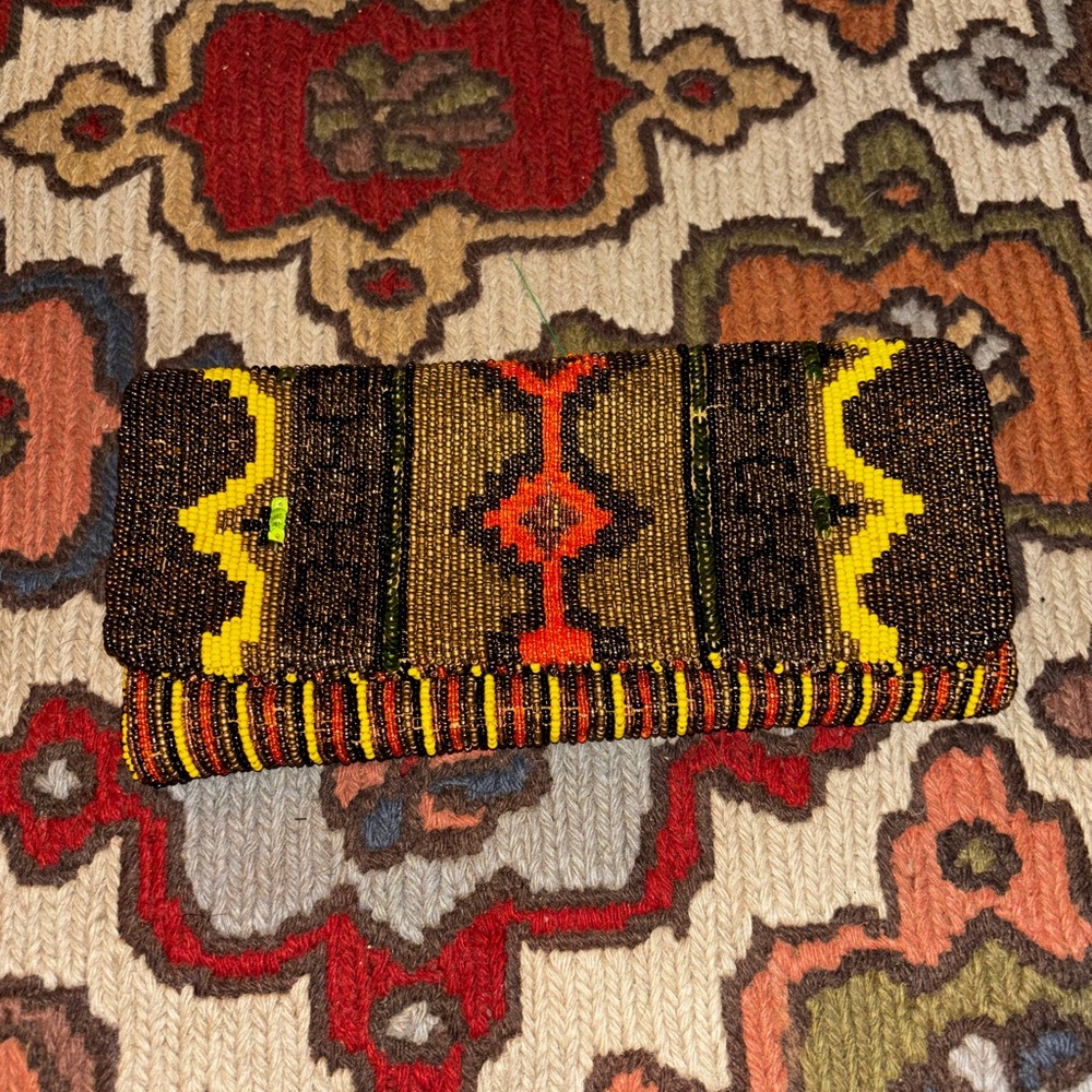 Moyna vintage Patterned Clutch